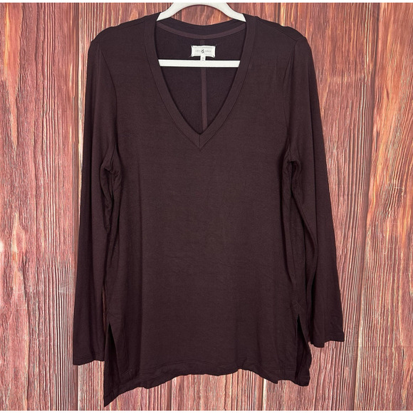 Lou & Grey Signature Soft Dark Purple V-Neck Top Long Sleeve Soft Casual Medium - Picture 1 of 5